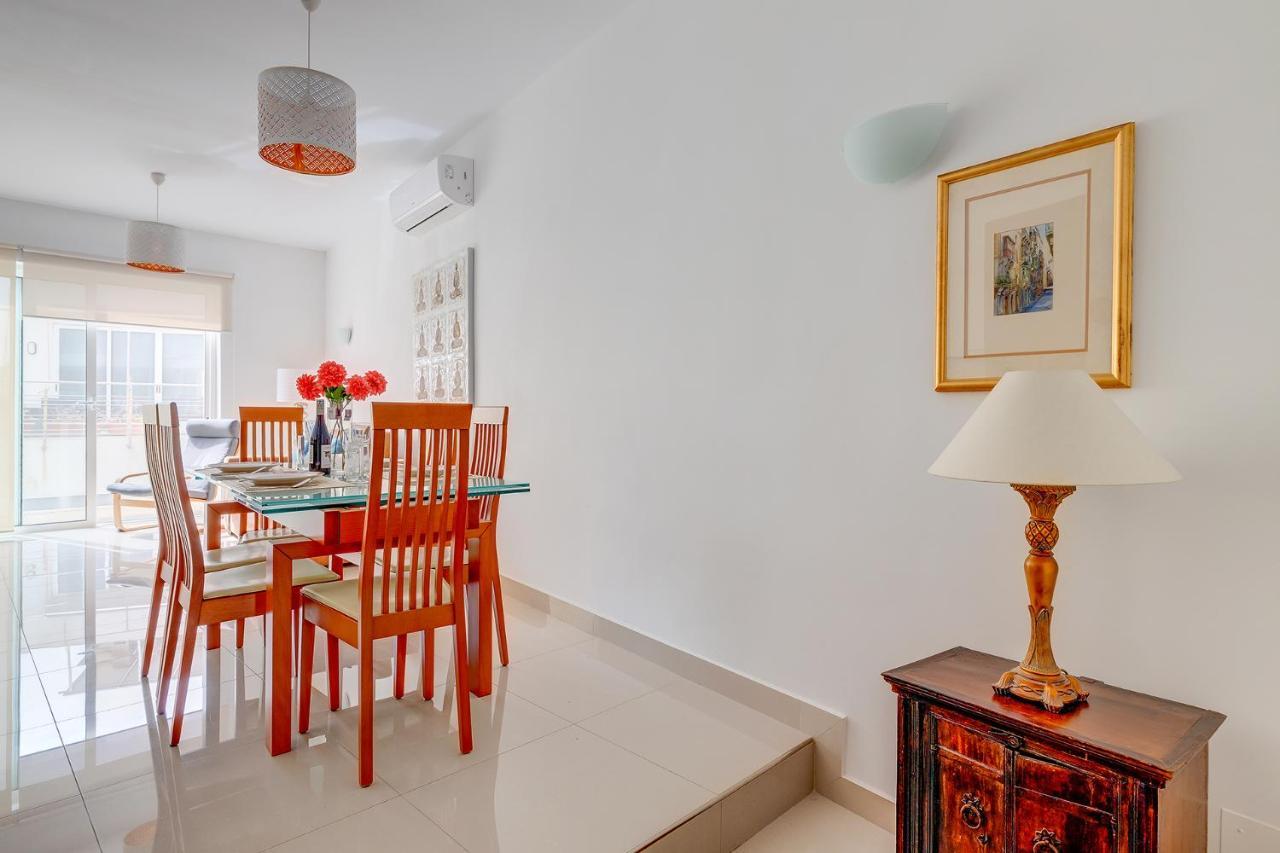 Prime Location Apartment With Side Seaviews Sliema Dış mekan fotoğraf