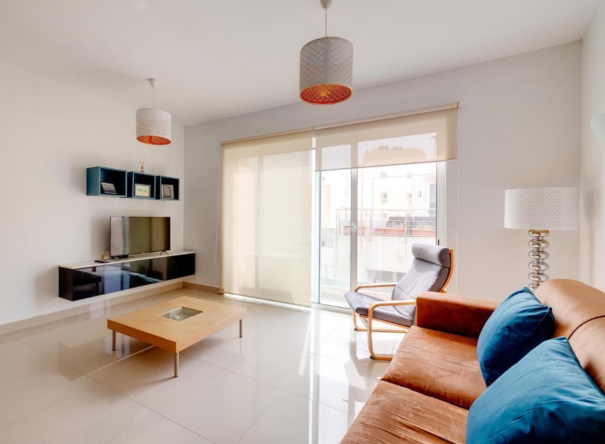Prime Location Apartment With Side Seaviews Sliema Dış mekan fotoğraf
