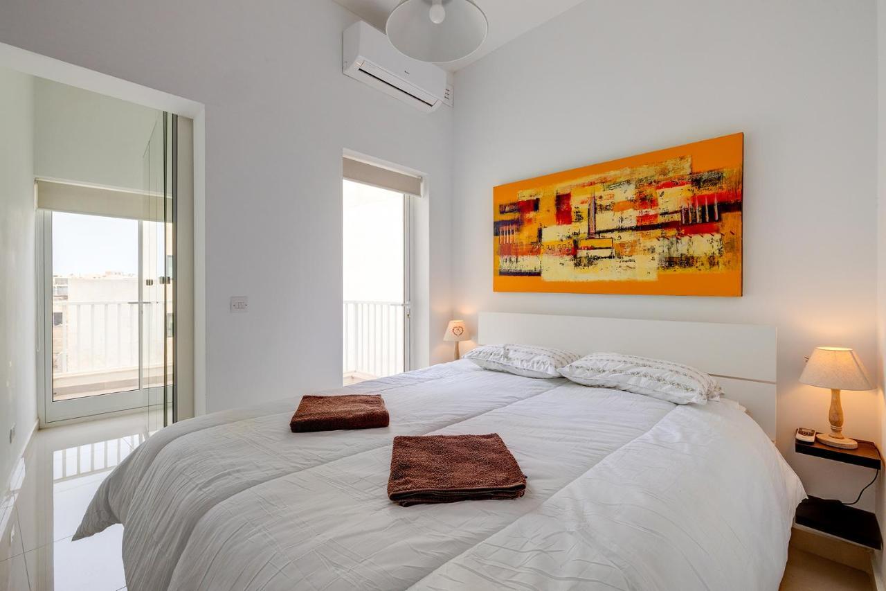 Prime Location Apartment With Side Seaviews Sliema Dış mekan fotoğraf