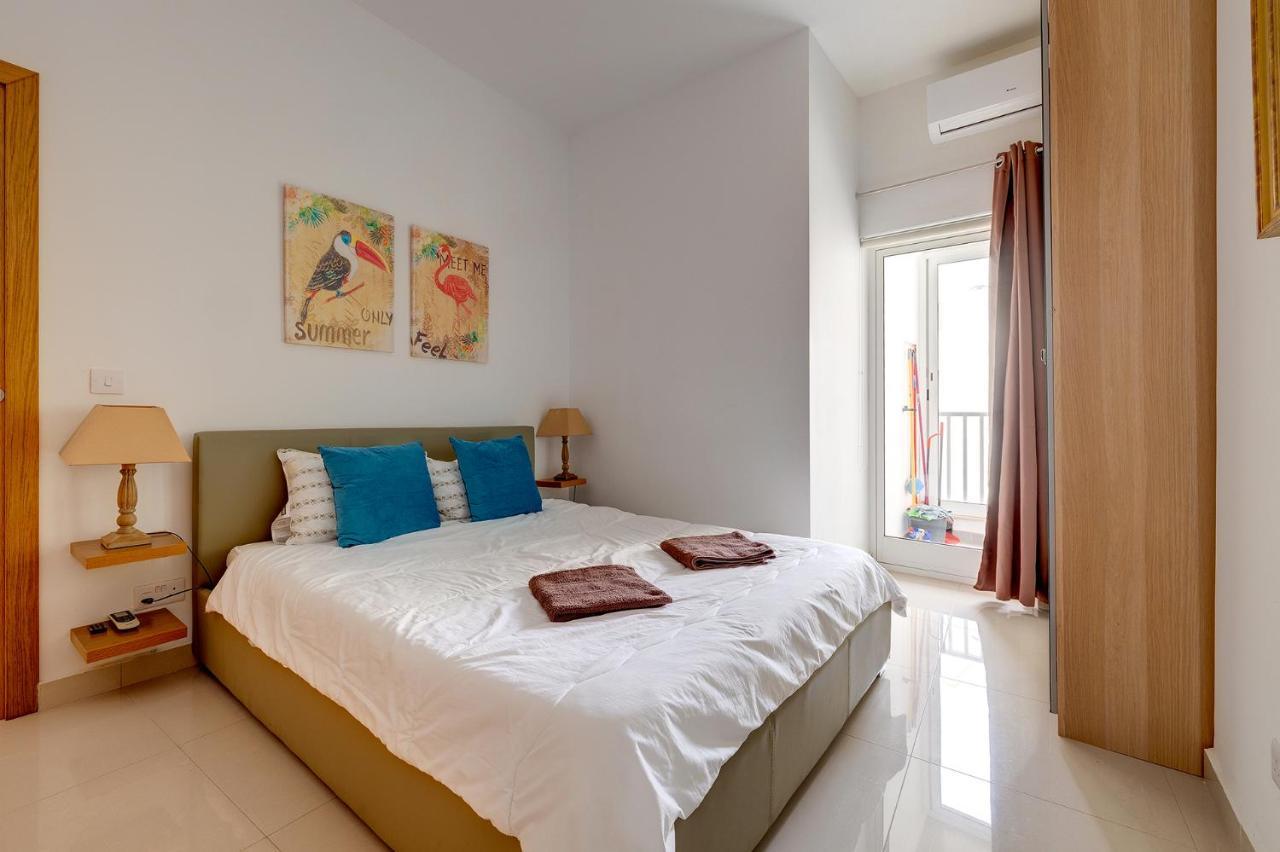 Prime Location Apartment With Side Seaviews Sliema Dış mekan fotoğraf