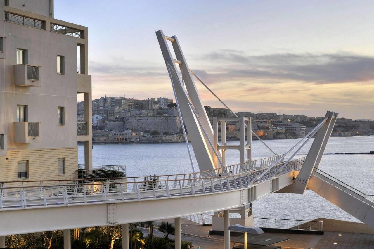 Prime Location Apartment With Side Seaviews Sliema Dış mekan fotoğraf